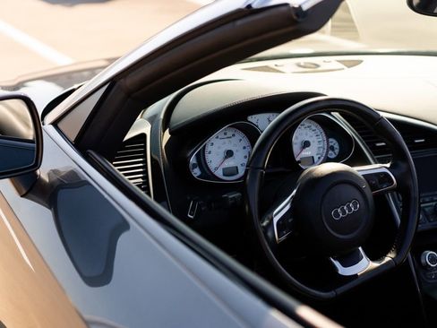 Used 2012 Audi R8 V10 AWD/4WD image 35
