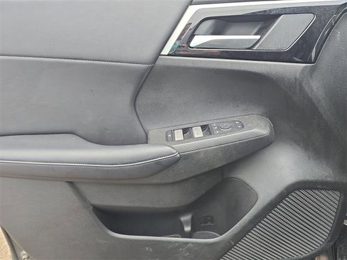 Used 2024 Mitsubishi Outlander SE image 9