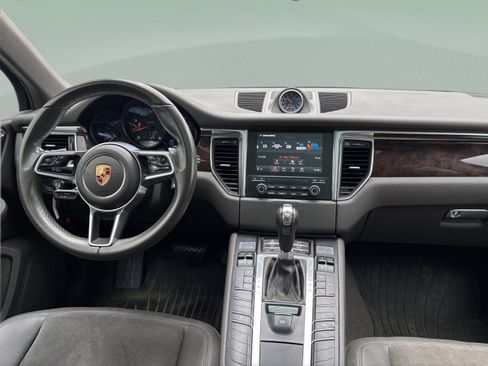 Used 2017 Porsche Macan AWD/4WD image 7