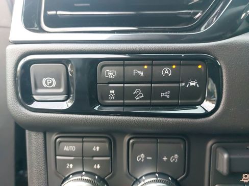 New 2026 GMC Yukon AT4 w/ AT4 Premium Plus Package image 28