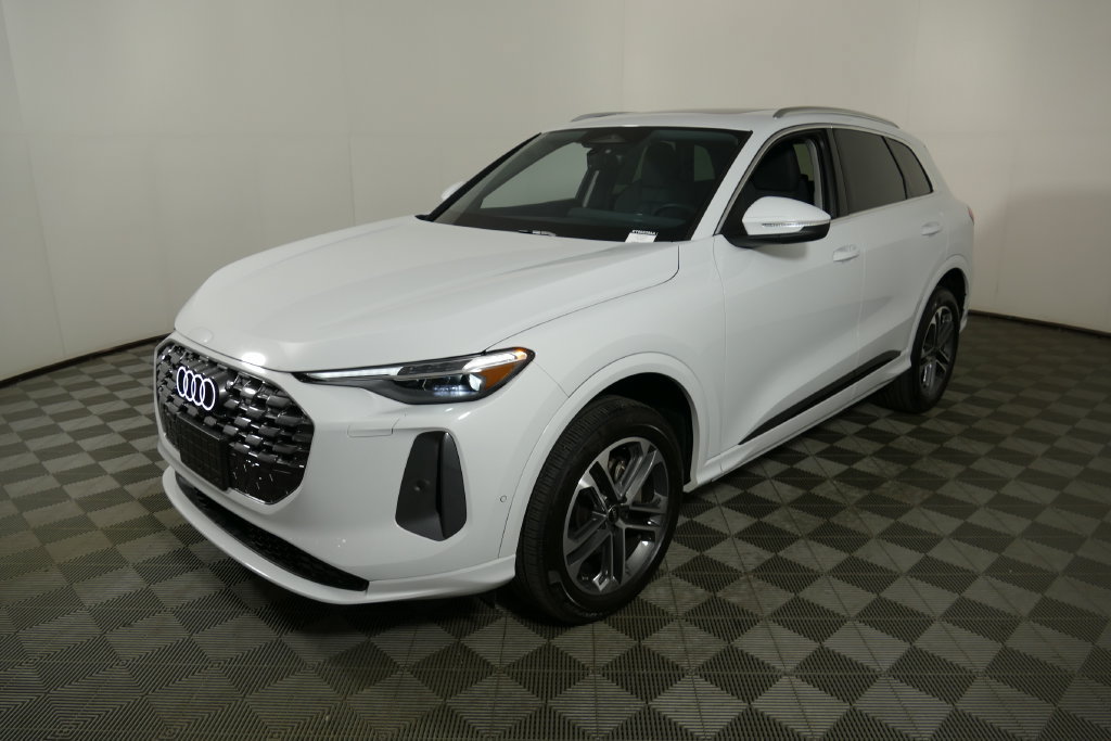 Used 2026 Audi Q5 Premium Plus AWD/4WD image 2