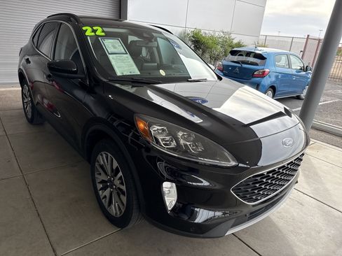 Used 2022 Ford Escape Titanium w/ Class II Trailer Tow Package AWD/4WD image 3
