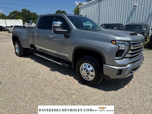 Used 2025 Chevrolet Silverado 3500 High Country w/ High Country Premium Package AWD/4WD image 7