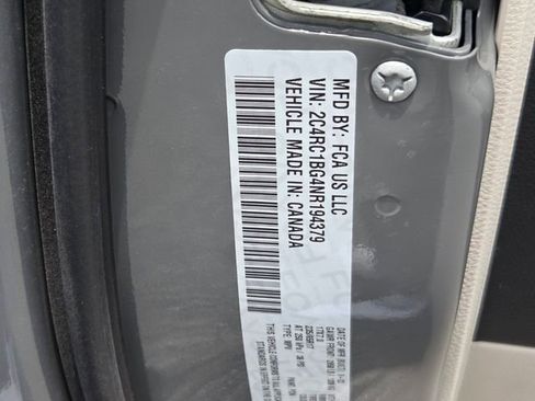 Used 2022 Chrysler Pacifica Touring-L FWD image 27