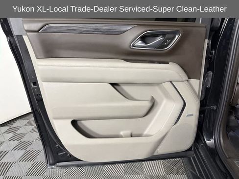 Used 2022 GMC Yukon XL SLT w/ SLT Luxury Package image 43