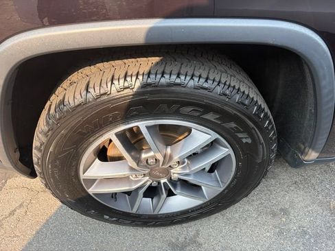 Used 2021 Jeep Grand Cherokee Limited AWD/4WD image 7