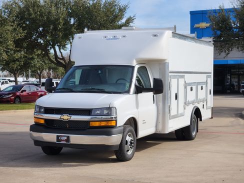 New 2025 Chevrolet Express 4500 w/ Power Convenience Package image 10