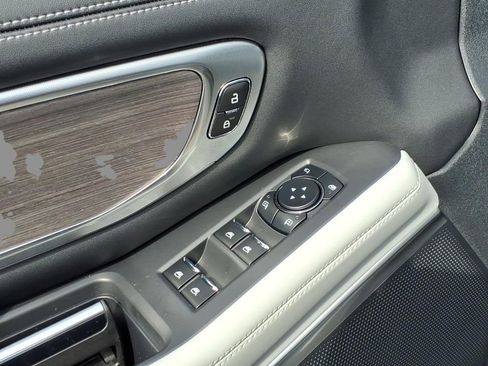 New 2026 Ford Expedition Platinum image 17