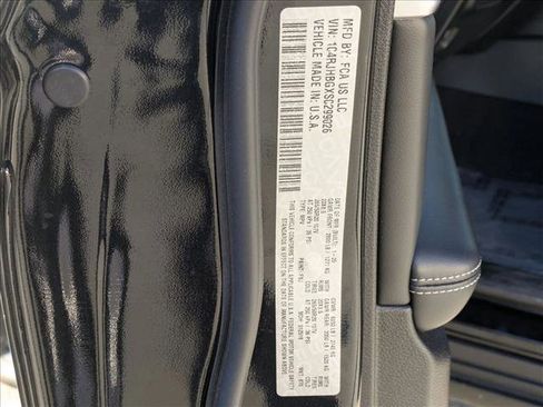 Used 2025 Jeep Grand Cherokee Limited w/ Luxury Tech Group II image 26