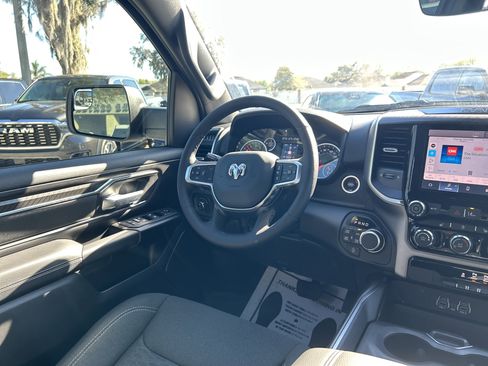 New 2026 RAM 1500 4x4 Crew Cab image 39