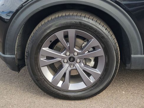 Used 2022 Ford Explorer XLT w/ Equipment Group 202A image 10