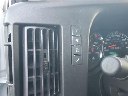 Used 2024 Chevrolet Express 2500 w/ Driver Convenience Package image 29