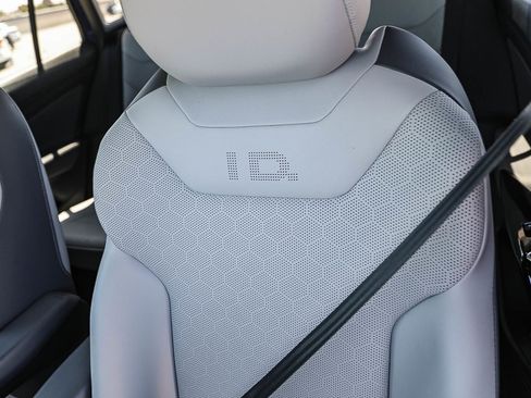 Used 2021 Volkswagen ID.4 Pro S RWD image 24