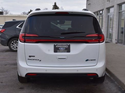 Used 2021 Chrysler Pacifica Limited w/ S Appearance Package image 5