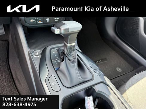 New 2025 Kia K4 LXS image 27