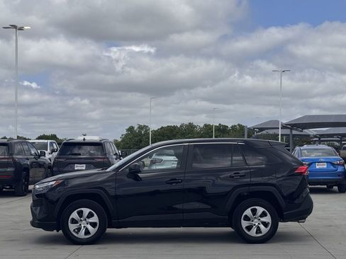 Used 2023 Toyota RAV4 LE image 3