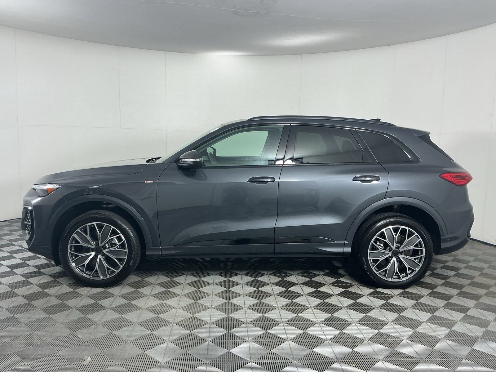 New 2026 Audi Q5 Premium Plus AWD/4WD image 5