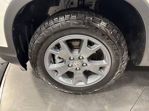 Certified 2025 Honda Passport TrailSport image 2