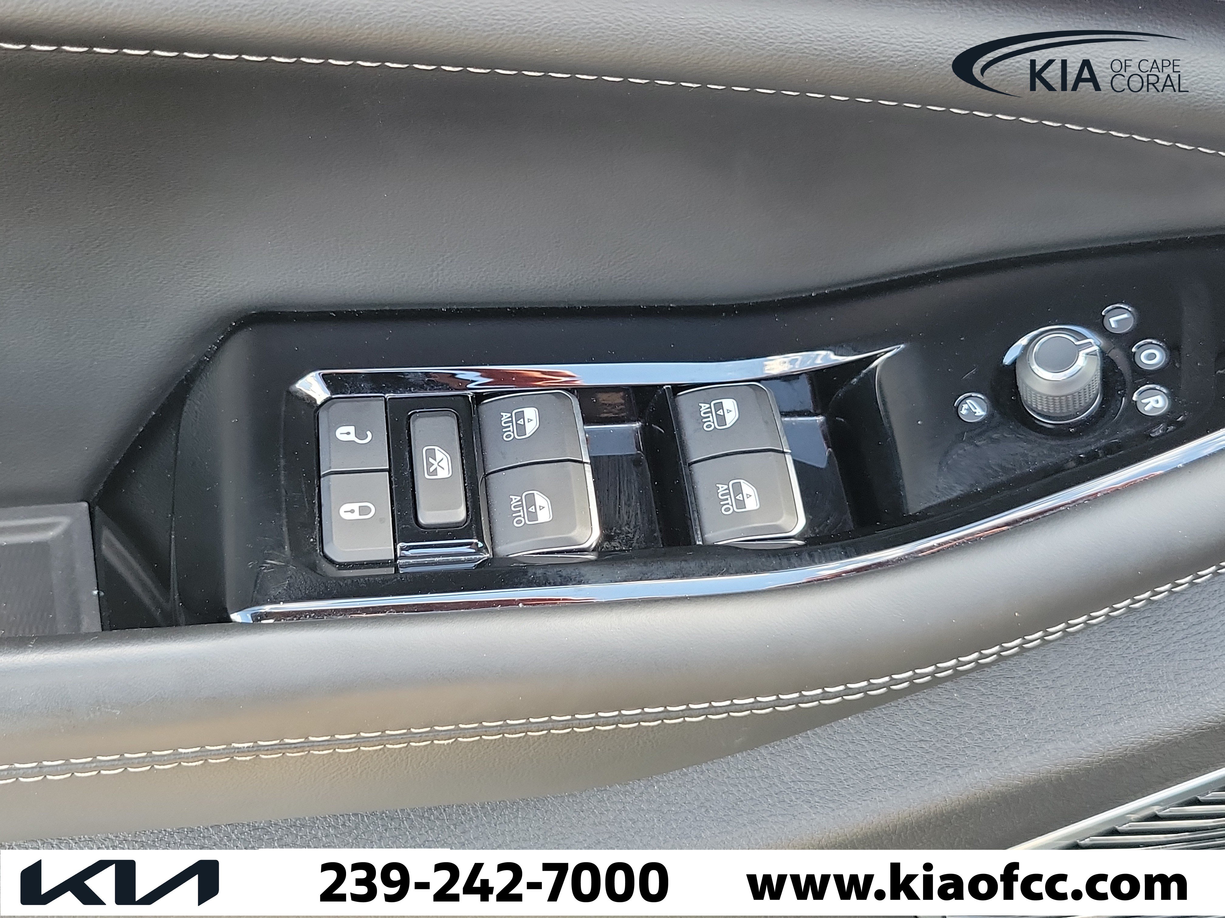 Used 2023 Jeep Grand Cherokee Overland w/ Adv Protech Group III RWD image 26