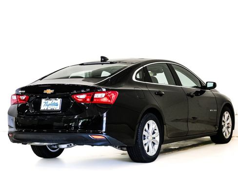 Used 2024 Chevrolet Malibu LT FWD image 7
