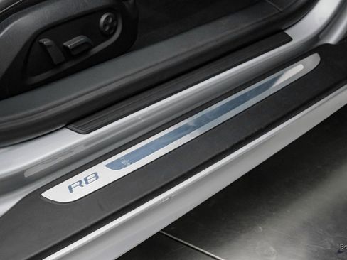 Used 2010 Audi R8 V10 image 64