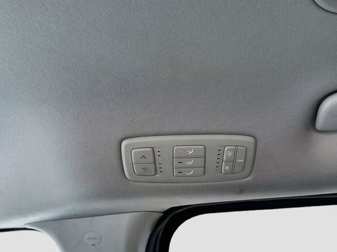 Used 2022 Kia Carnival LX FWD image 25