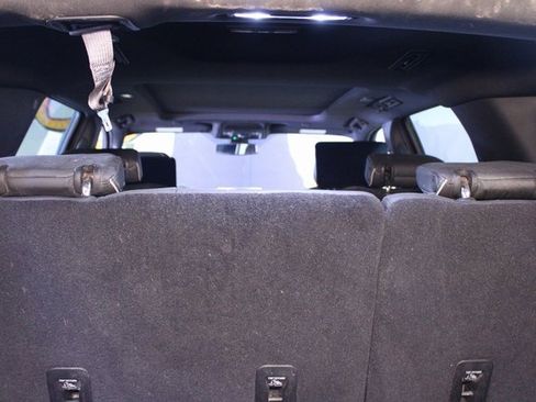 Used 2021 GMC Yukon SLT image 17