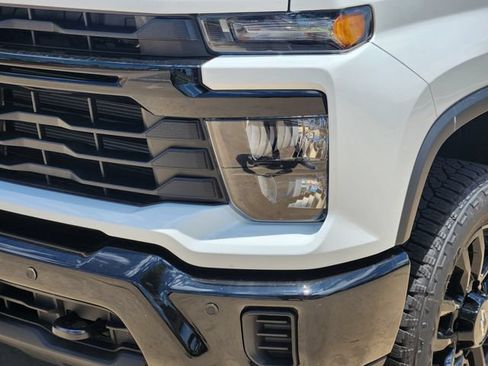 New 2026 Chevrolet Silverado 2500 Custom w/ Custom Value Package AWD/4WD image 17