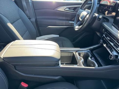 New 2025 Chevrolet Traverse LT image 6