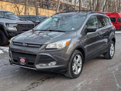 Used 2015 Ford Escape SE w/ Equipment Group 201A image 9