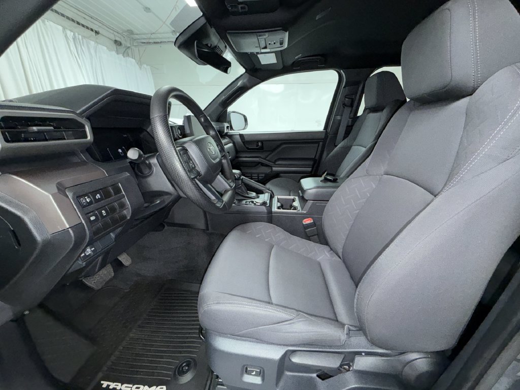 Certified 2024 Toyota Tacoma SR5 AWD/4WD image 13