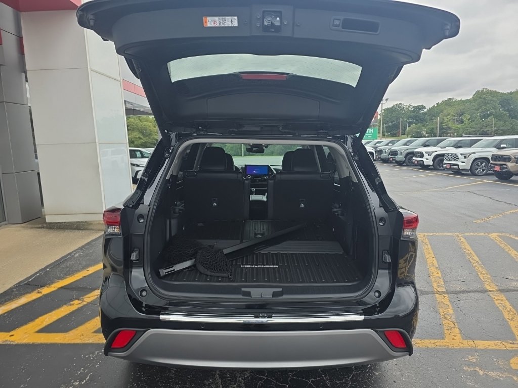 Used 2026 Toyota Highlander Platinum AWD/4WD image 6