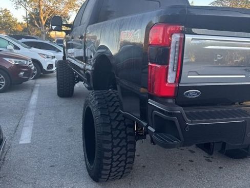 Used 2025 Ford F250 Platinum image 15
