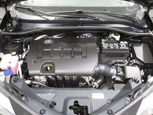 Used 2020 Toyota C-HR image 11