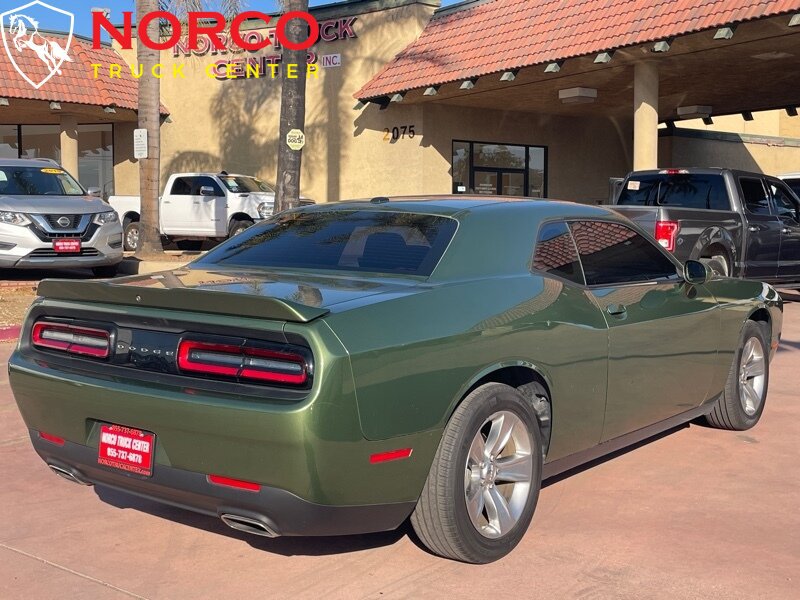 Used 2022 Dodge Challenger SXT RWD image 7