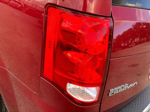 Used 2016 Dodge Grand Caravan SE w/ Quick Order Package 29E SE image 24