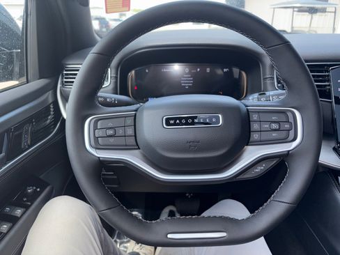 New 2025 Jeep Wagoneer Series II w/ Convenience Group I image 18