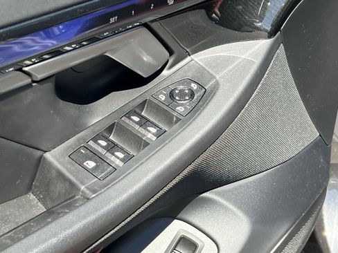 Used 2025 BMW i5 xDrive40 w/ Premium Package image 16