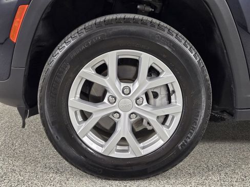 Used 2023 Jeep Grand Cherokee Limited AWD/4WD image 13