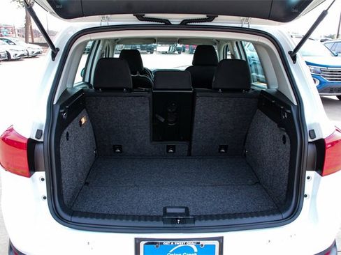 Used 2018 Volkswagen Tiguan Limited image 40