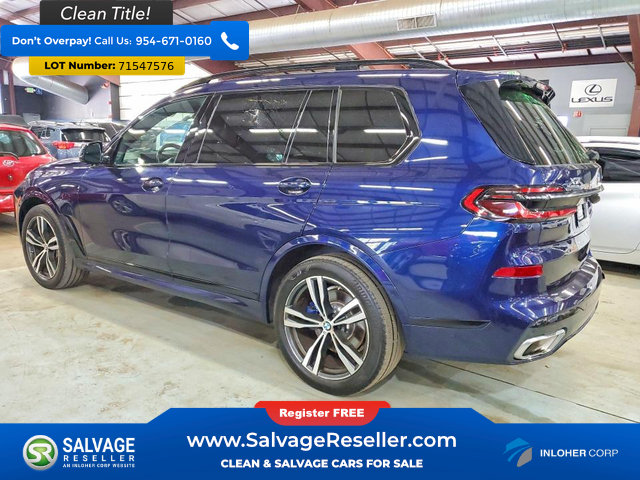 Used 2024 BMW X7 xDrive40i w/ M Sport Package AWD/4WD image 3