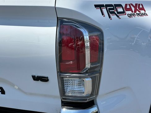 Used 2023 Toyota Tacoma TRD Off-Road w/ Black Out Package (TMS) AWD/4WD image 23