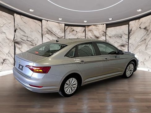 Used 2019 Volkswagen Jetta SE FWD image 6