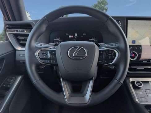 Used 2025 Lexus GX 550 w/ Accessory Package (2T) AWD/4WD image 13