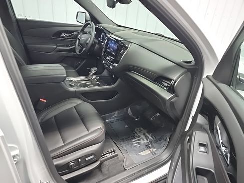 Used 2023 Chevrolet Traverse RS AWD/4WD image 16