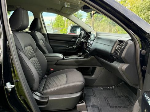 Used 2022 Nissan Pathfinder S AWD/4WD image 22