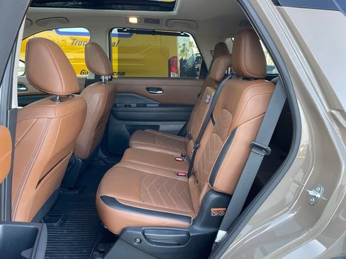 Certified 2024 Nissan Pathfinder Platinum w/ Cargo Package AWD/4WD image 17