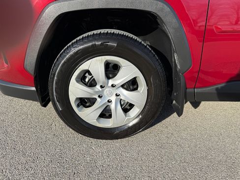 Used 2019 Toyota RAV4 LE image 21