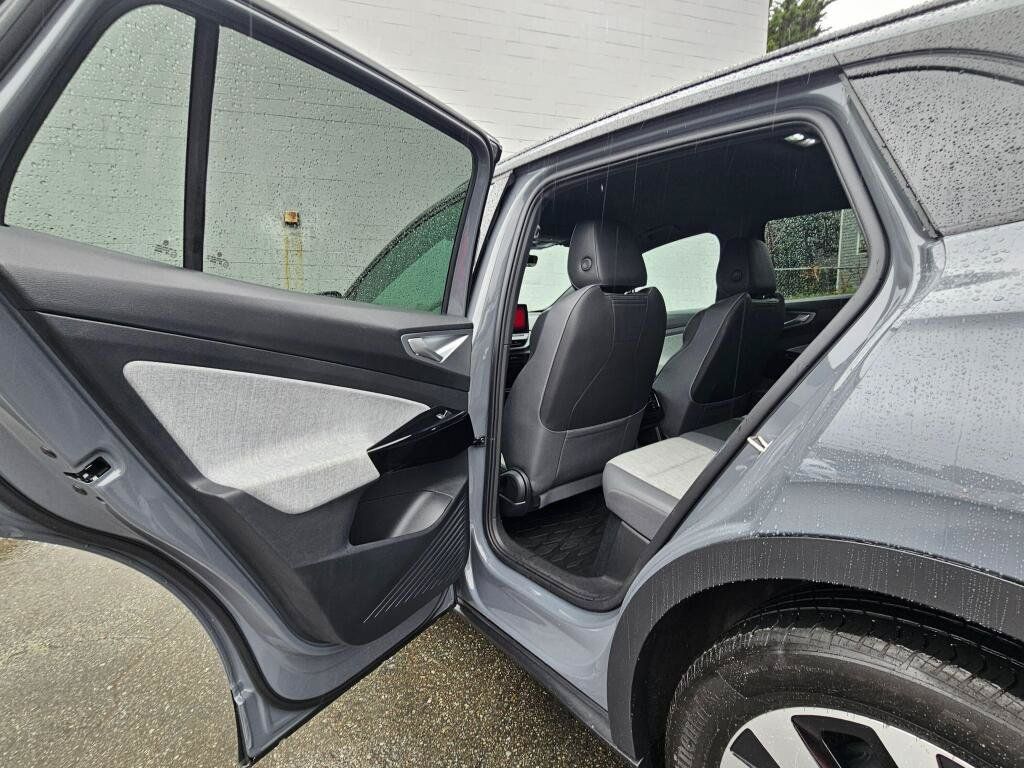 Used 2023 Volkswagen ID.4 Pro RWD image 18
