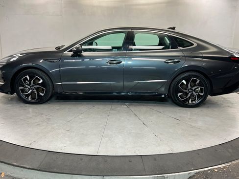 Used 2024 Hyundai Sonata SEL FWD image 2